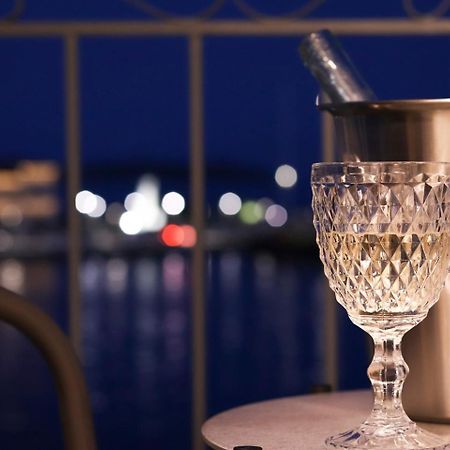 Emilia Suites Ermoupoli Exteriör bild