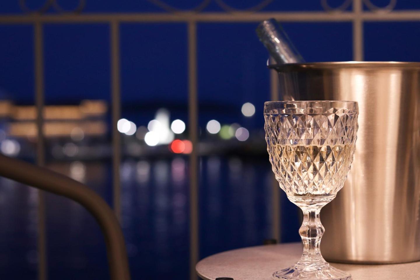 Emilia Suites Ermoupoli Exteriör bild