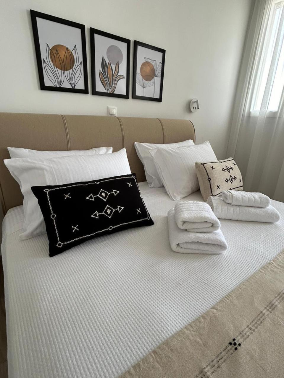 Emilia Suites Ermoupoli Exteriör bild