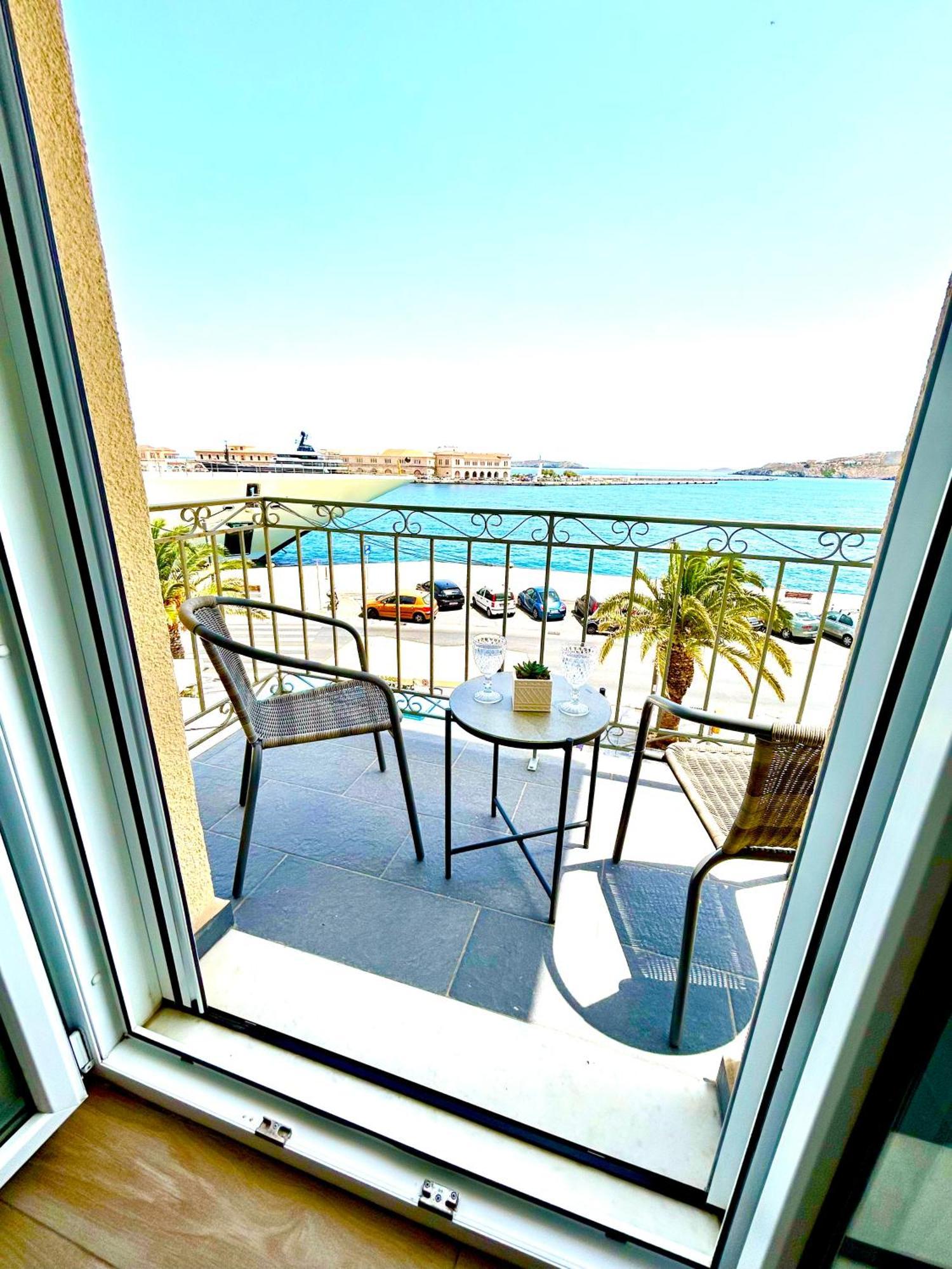 Emilia Suites Ermoupoli Exteriör bild